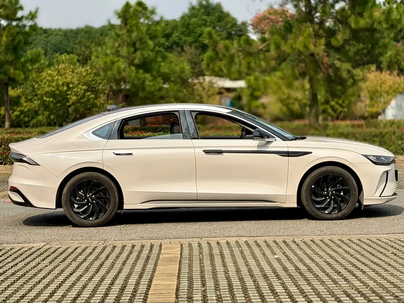 Lincoln Z 2025 2025 2.0T Premium Hybrid