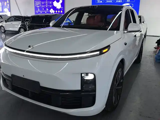 Li Auto Li L8 2025