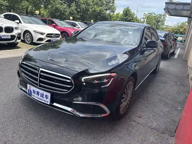 Mercedes-Benz E-Class 2022
