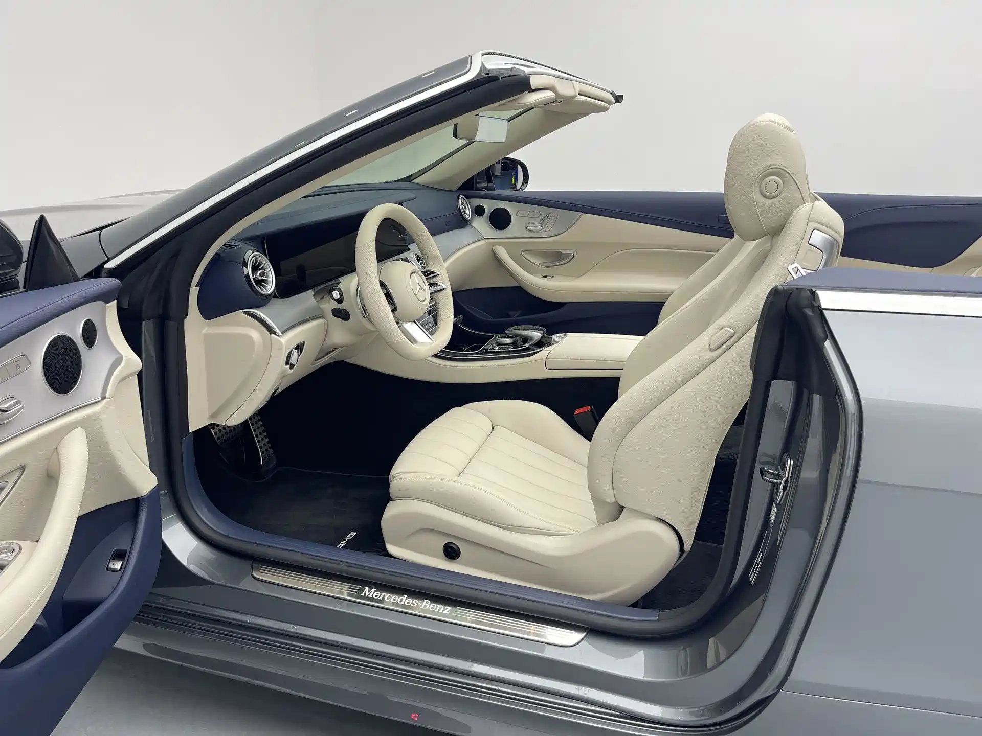 Photo 16 - Mercedes-Benz E-Class (Import)