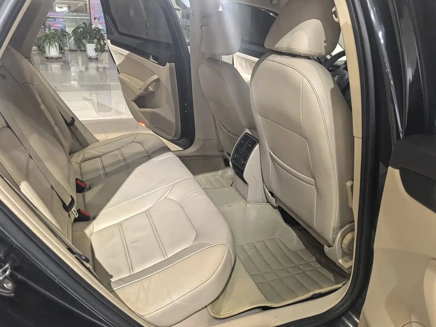 Volkswagen Passat 2013 1.8TSI DSG Zunrong фото 16