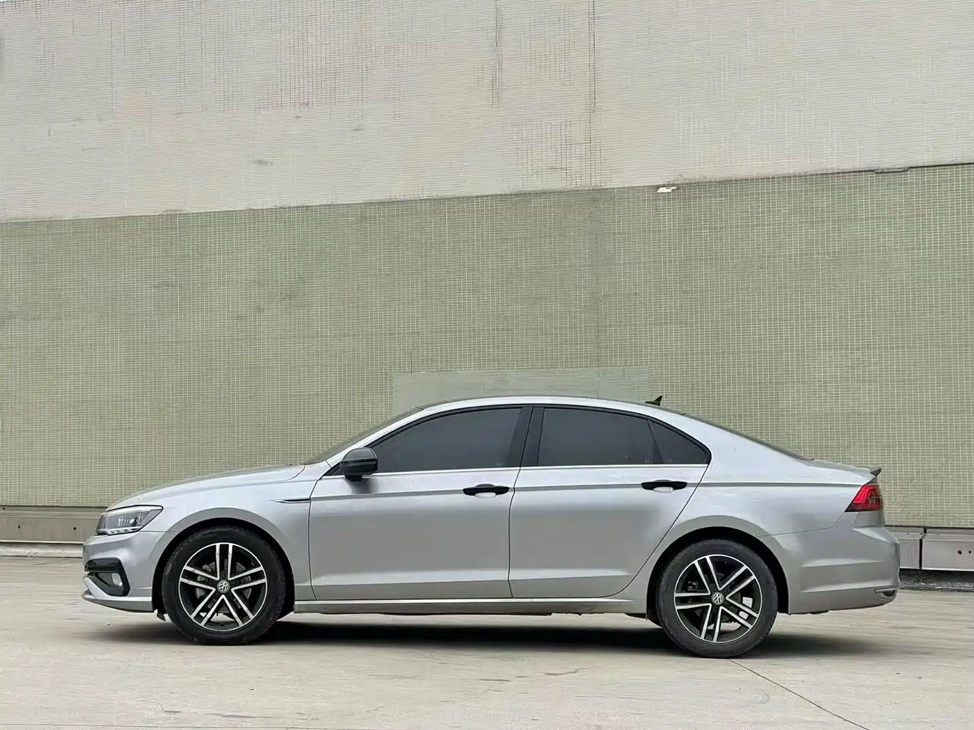 Volkswagen Lamando 2021 280TSI DSG Comfort Edition фото 4