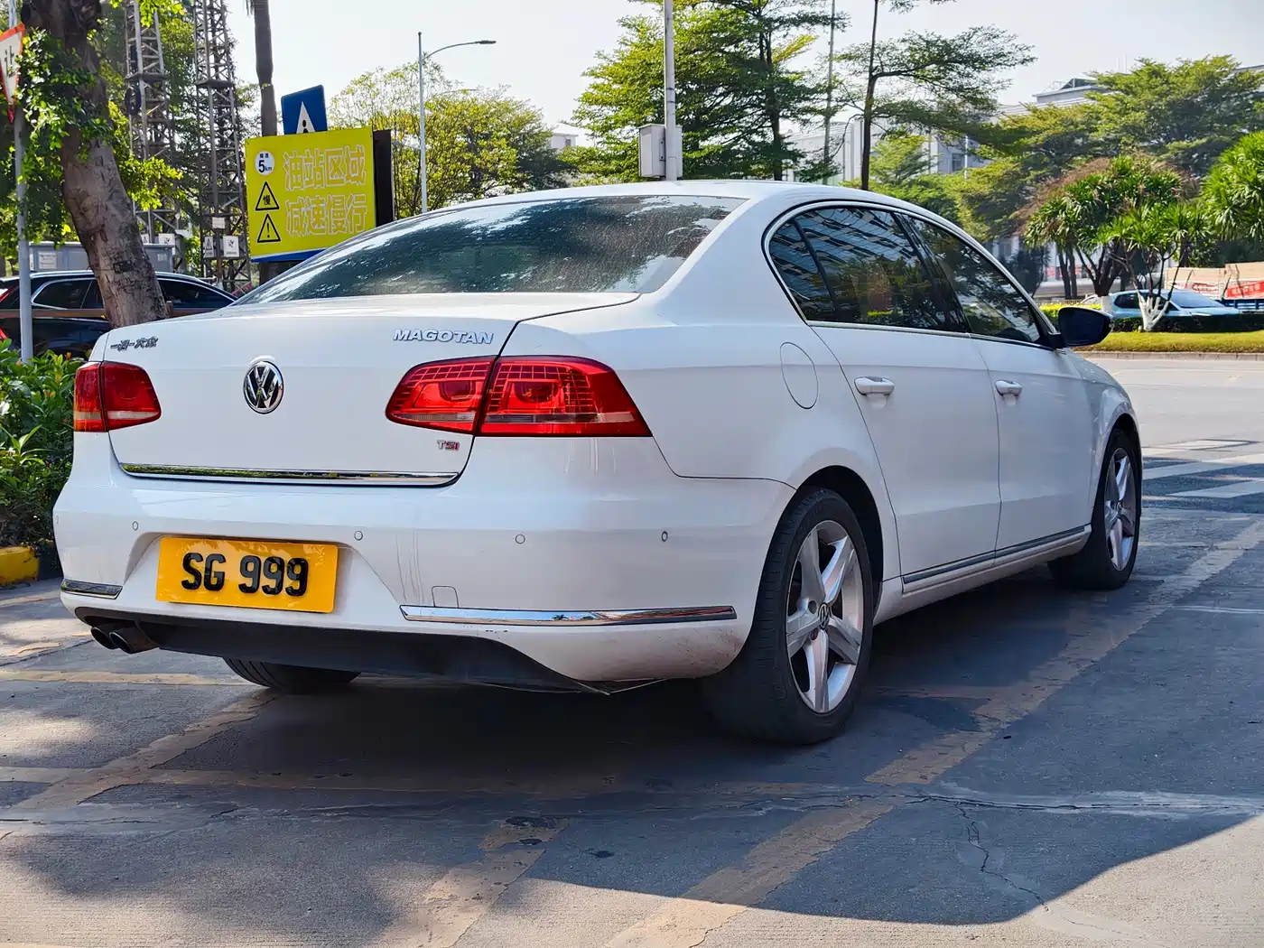 Volkswagen Magotan 2015 1.8TSI Premium фото 9