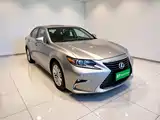 Photo 3 - Lexus ES