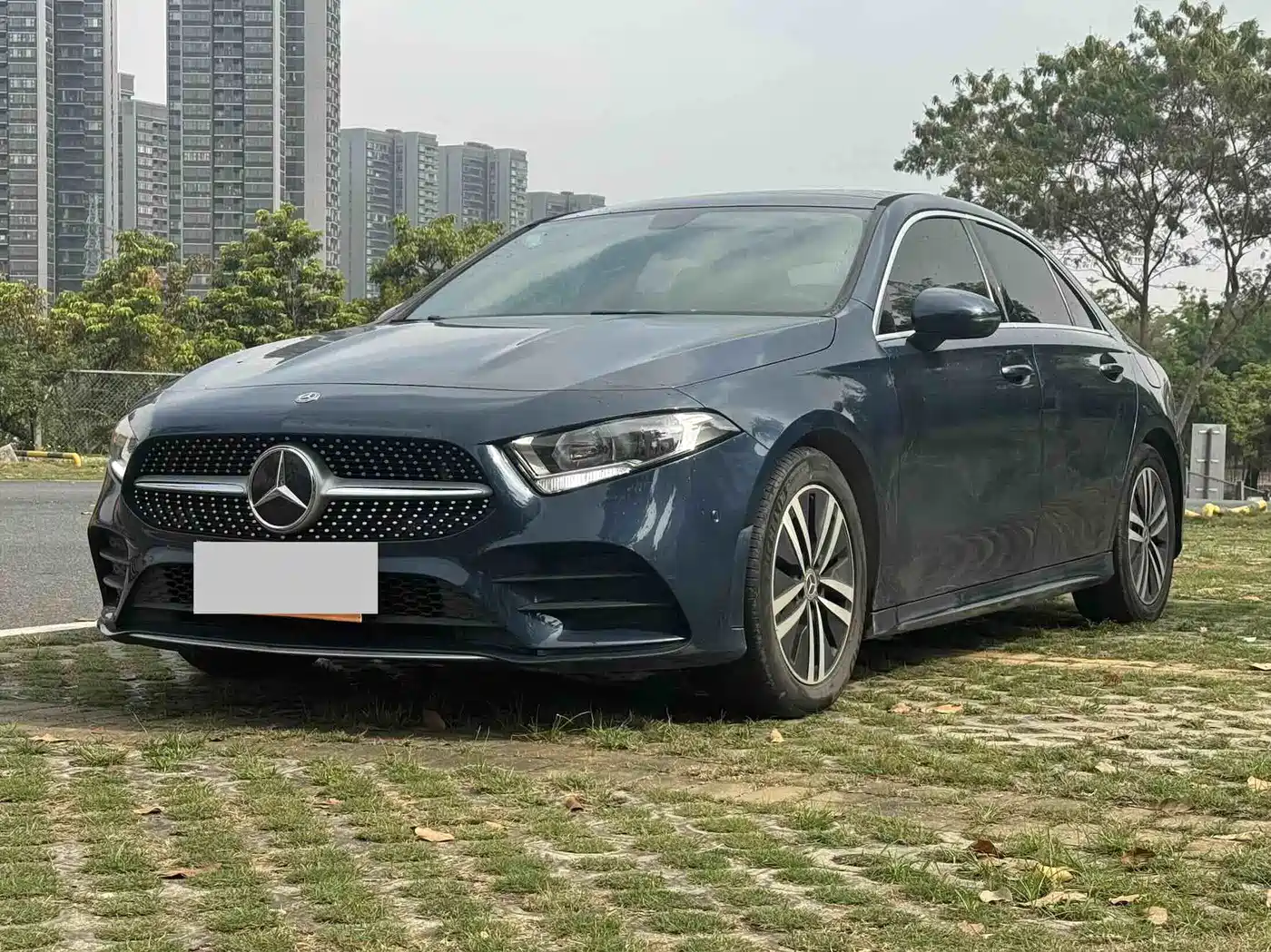 Mercedes-Benz A-Class 2019 A 180 L Sport Sedan фото 7