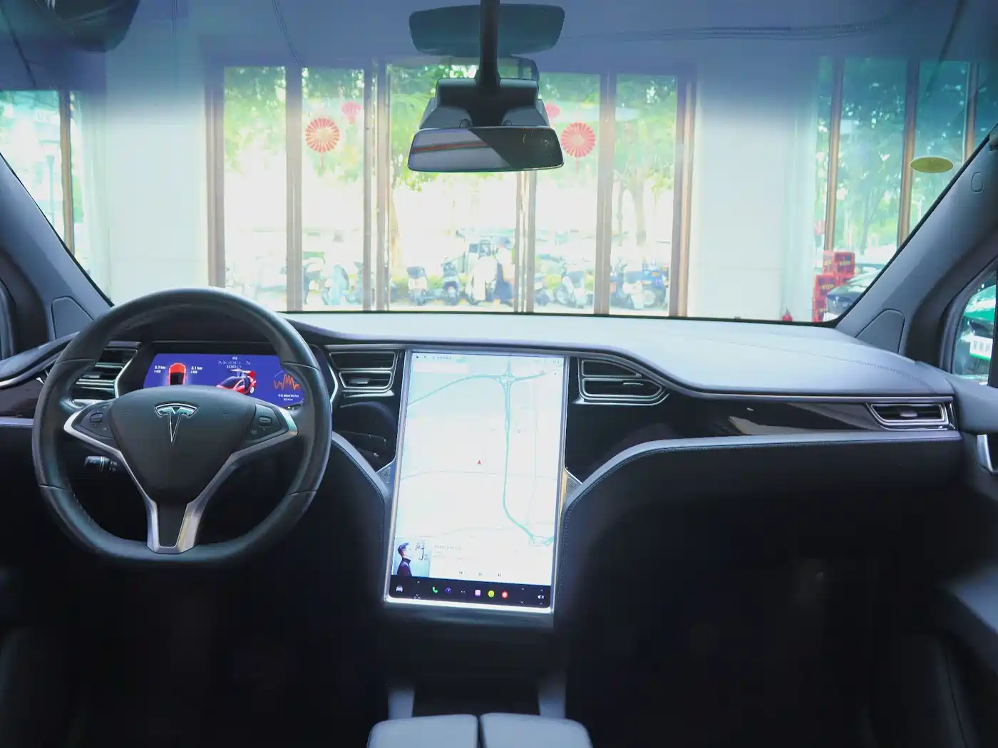 TESLA MODEL X
