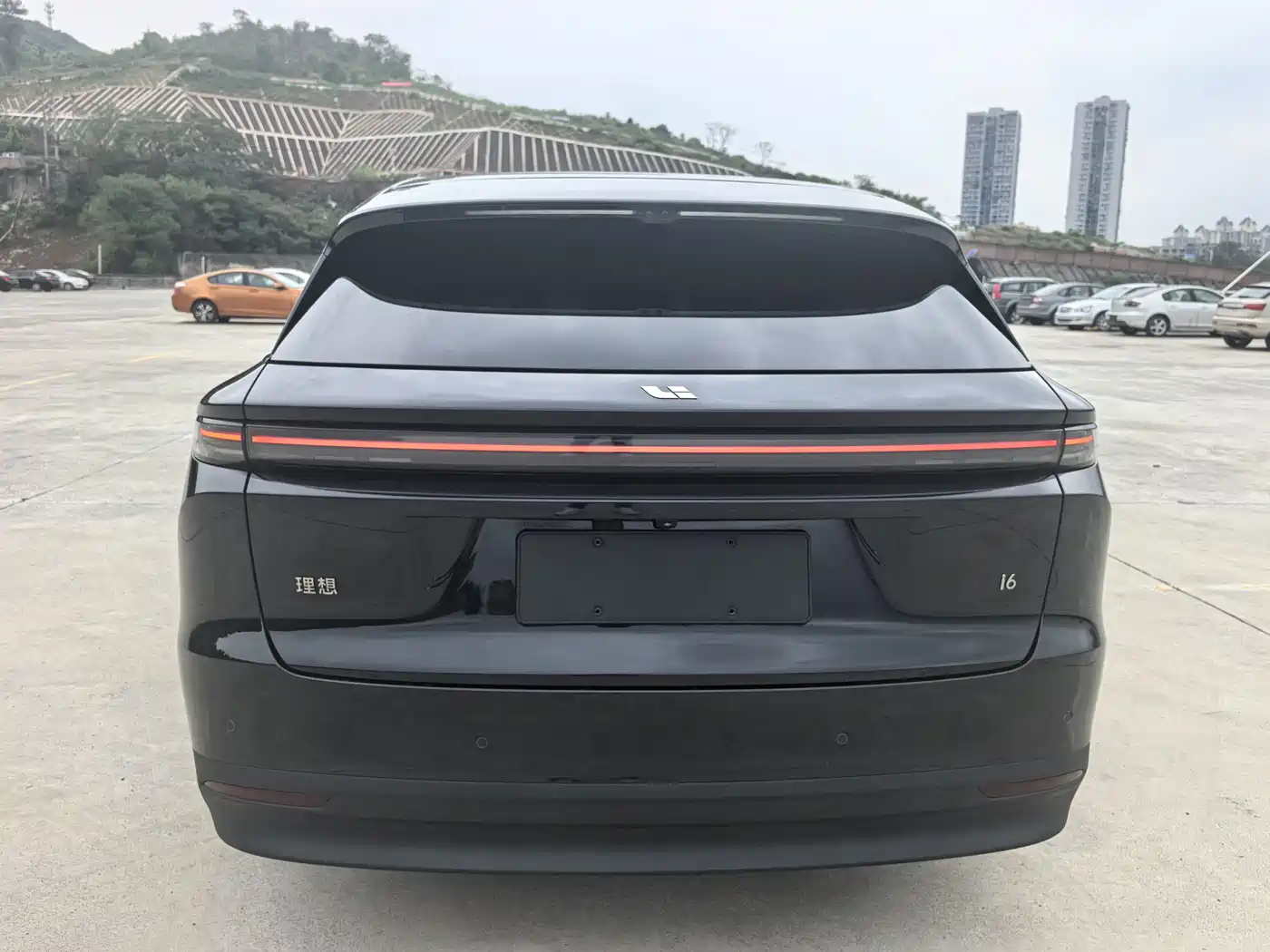 Фото 6 - Li Auto i6