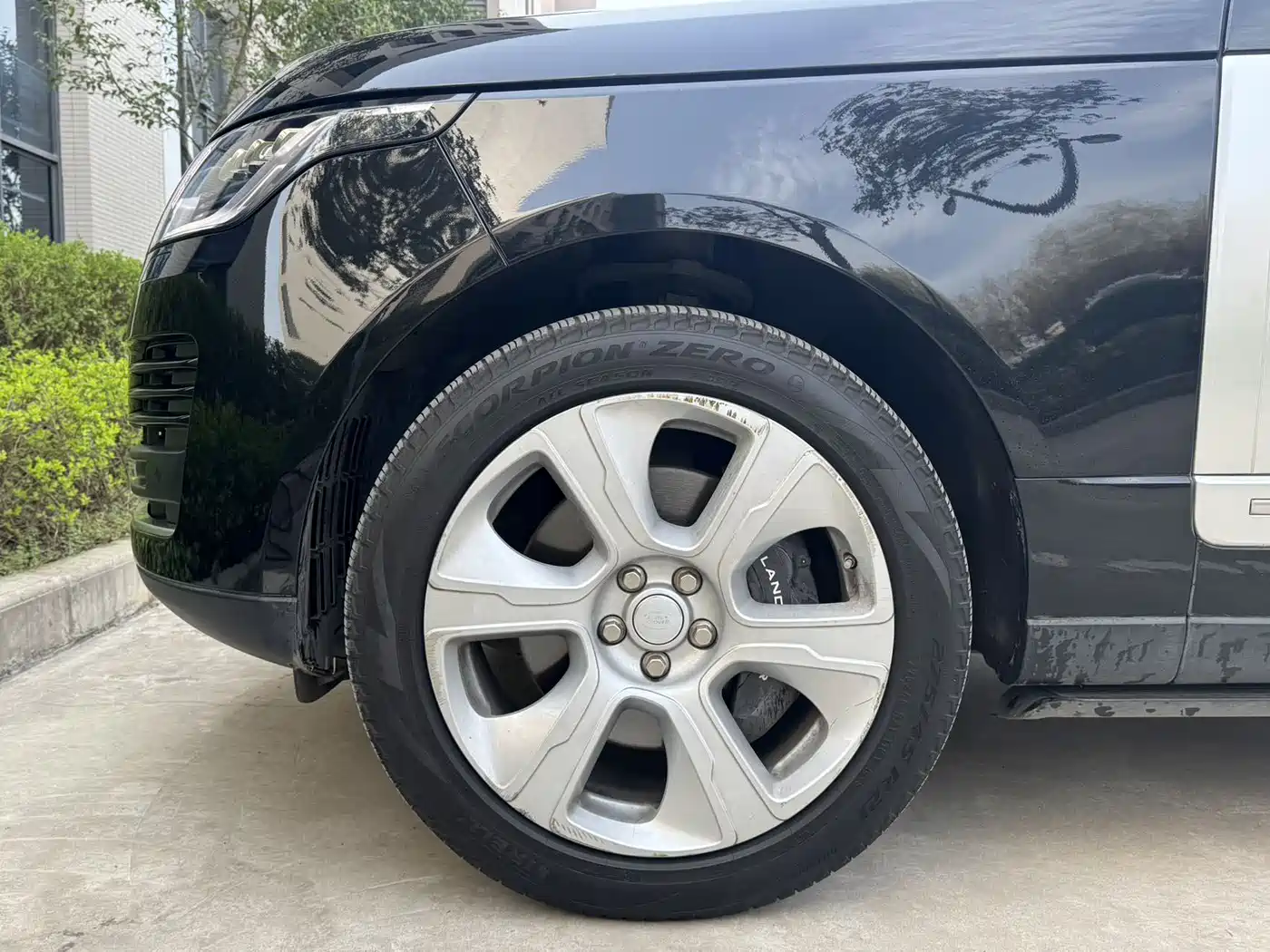 Land Rover Range Rover 2020 3.0 L6 Heritage Extended Edition фото 14