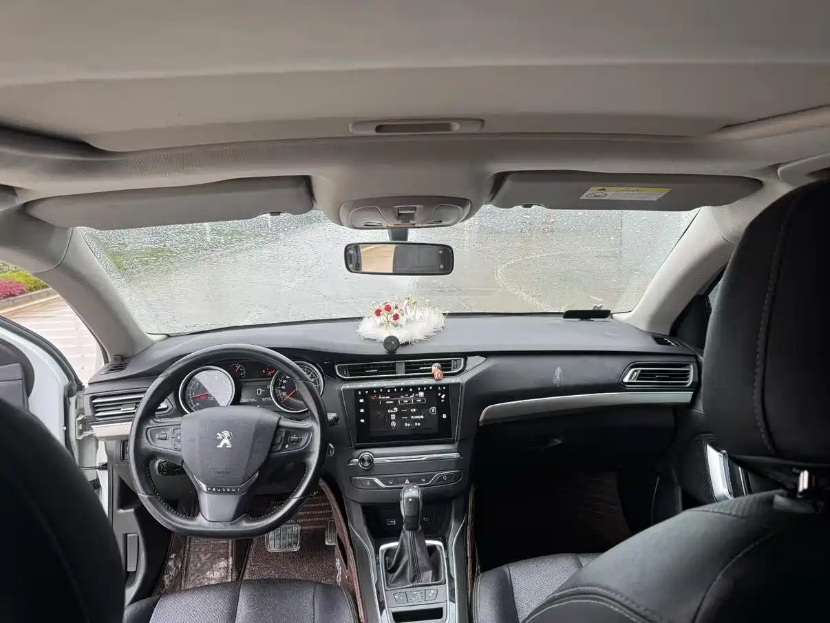 Peugeot 408 2016 1.6T Automatic Luxury Edition фото 9