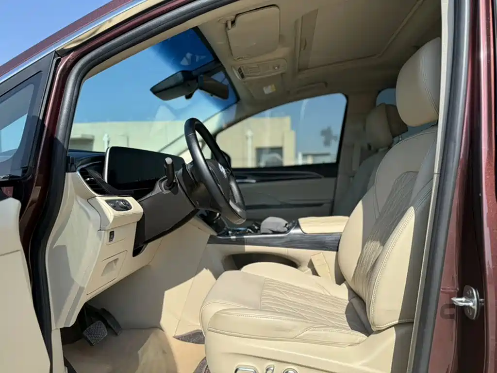 Фото 12 - Buick GL8