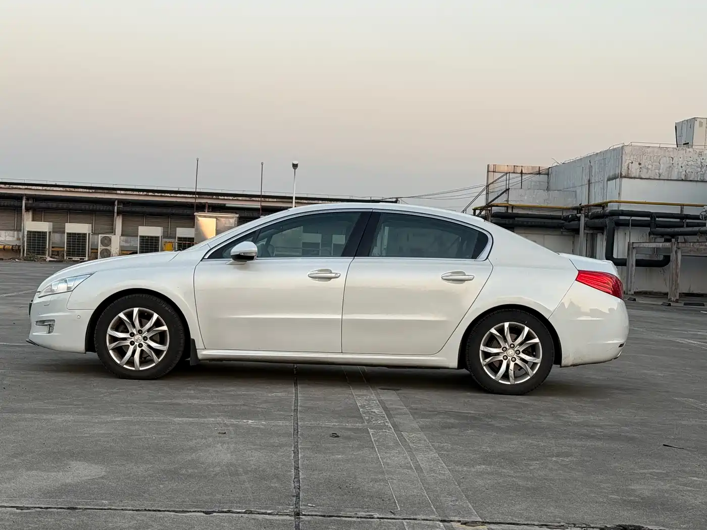 Peugeot 508 2011 2.3L Automatic Flagship фото 4