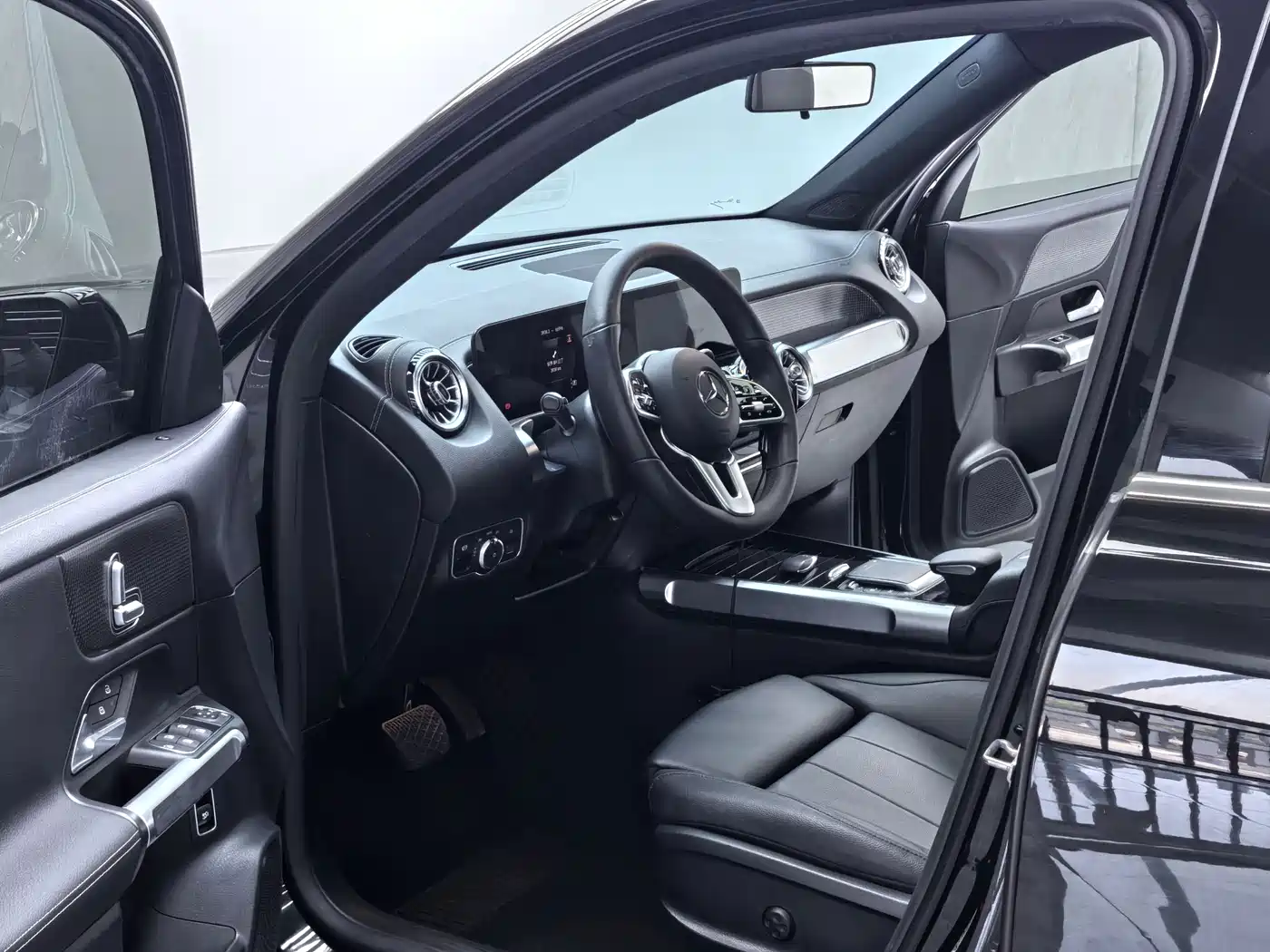 Mercedes-Benz GLB 2022 Model GLB 200 Dynamic Edition фото 9