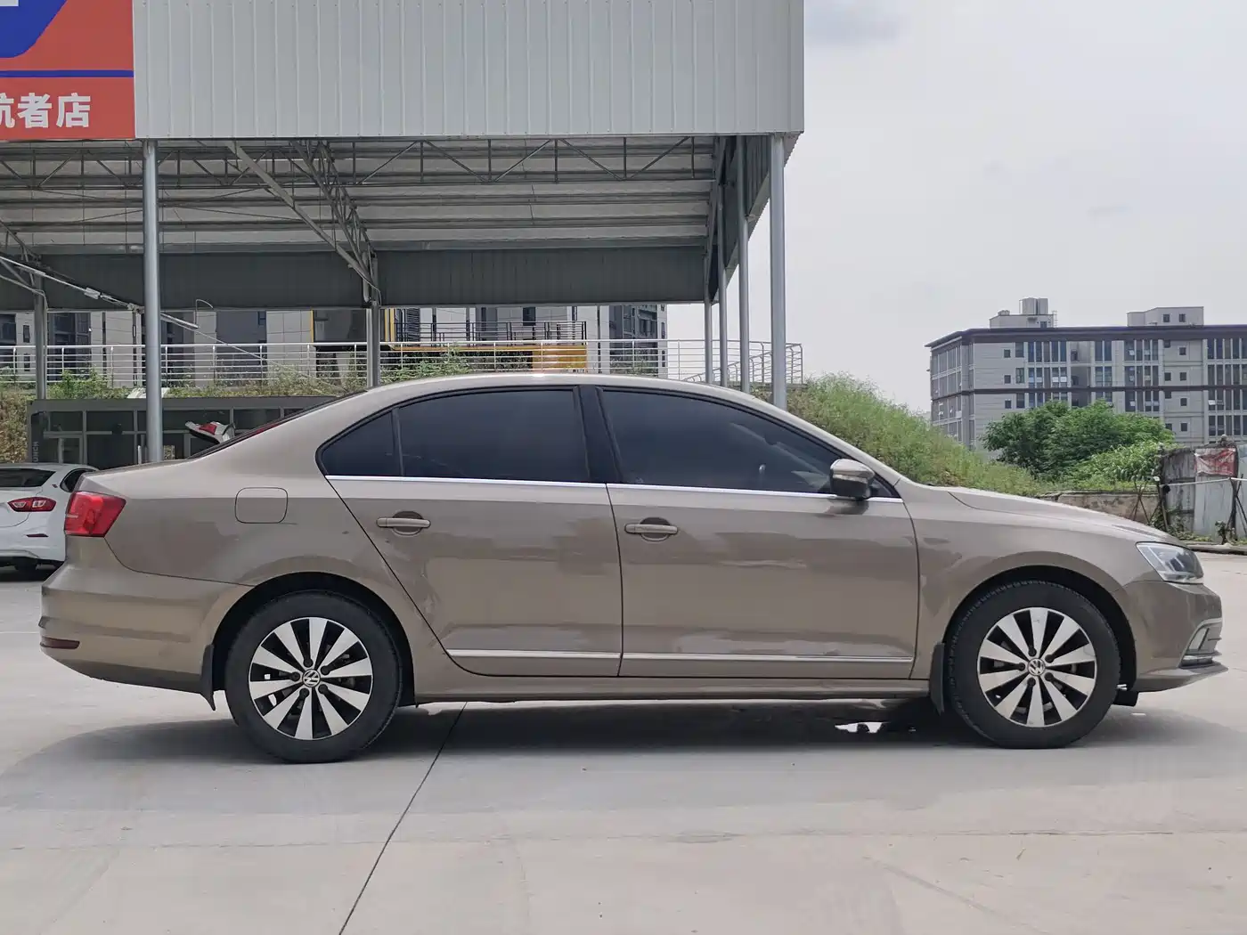 Volkswagen Sagitar 2017 1.6L Automatic Comfort фото 8