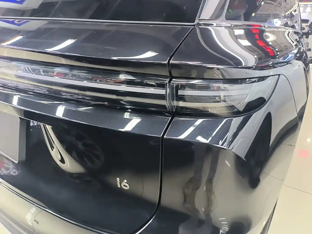 Li Auto i6 2025 2025 4WD Base Model