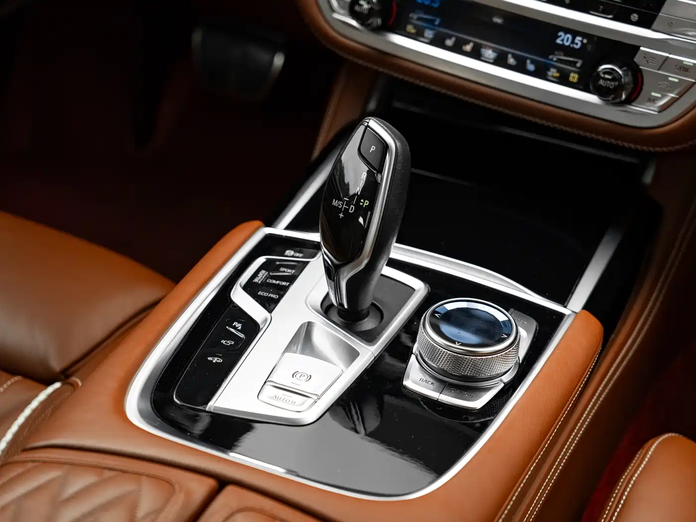 BMW 7 Series 2019 740Li xDrive Executive M Sport Package фото 8