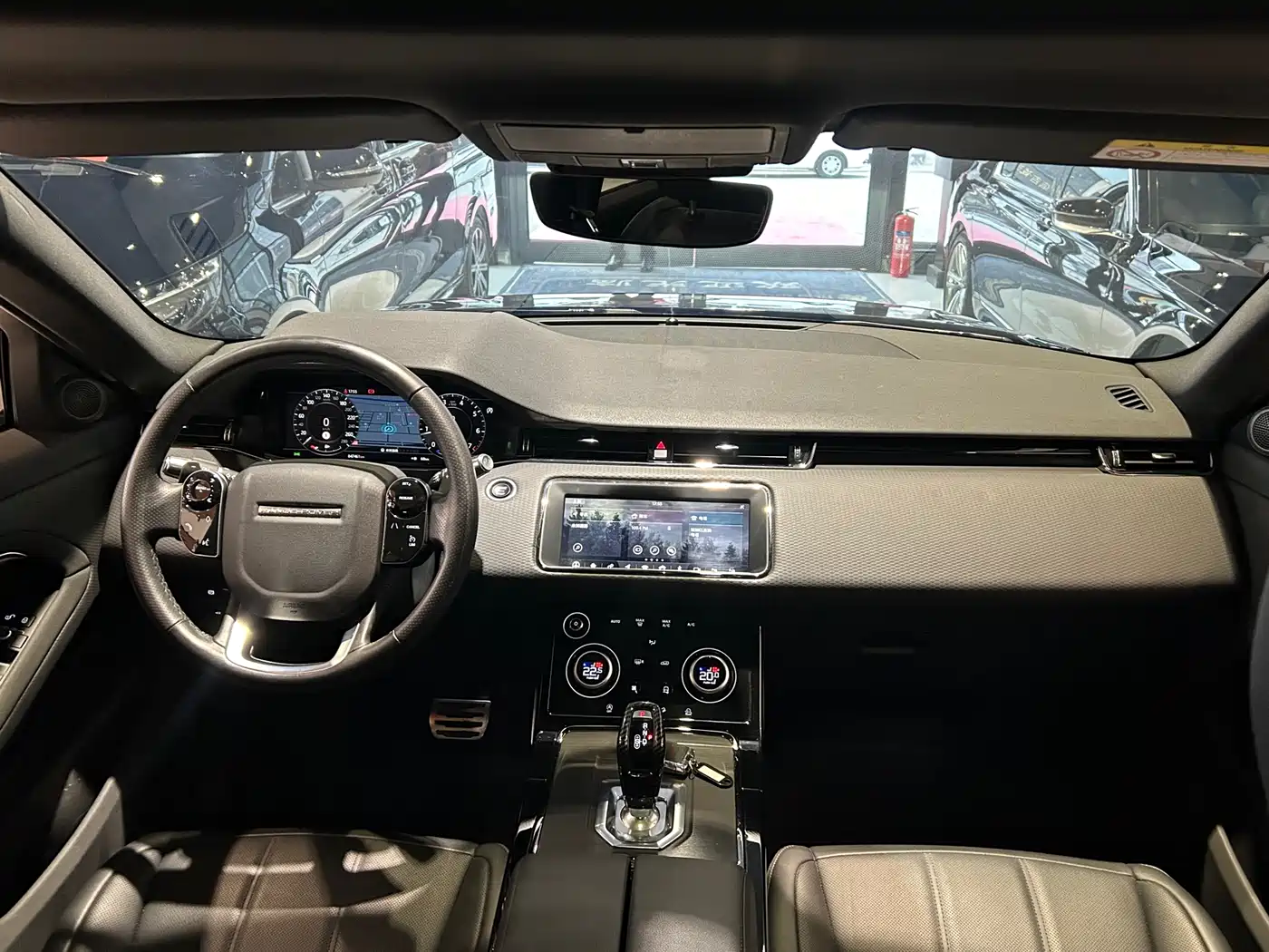 Land Rover Range Rover Evoque 2020 249PS R-DYNAMIC S Sport Edition фото 21