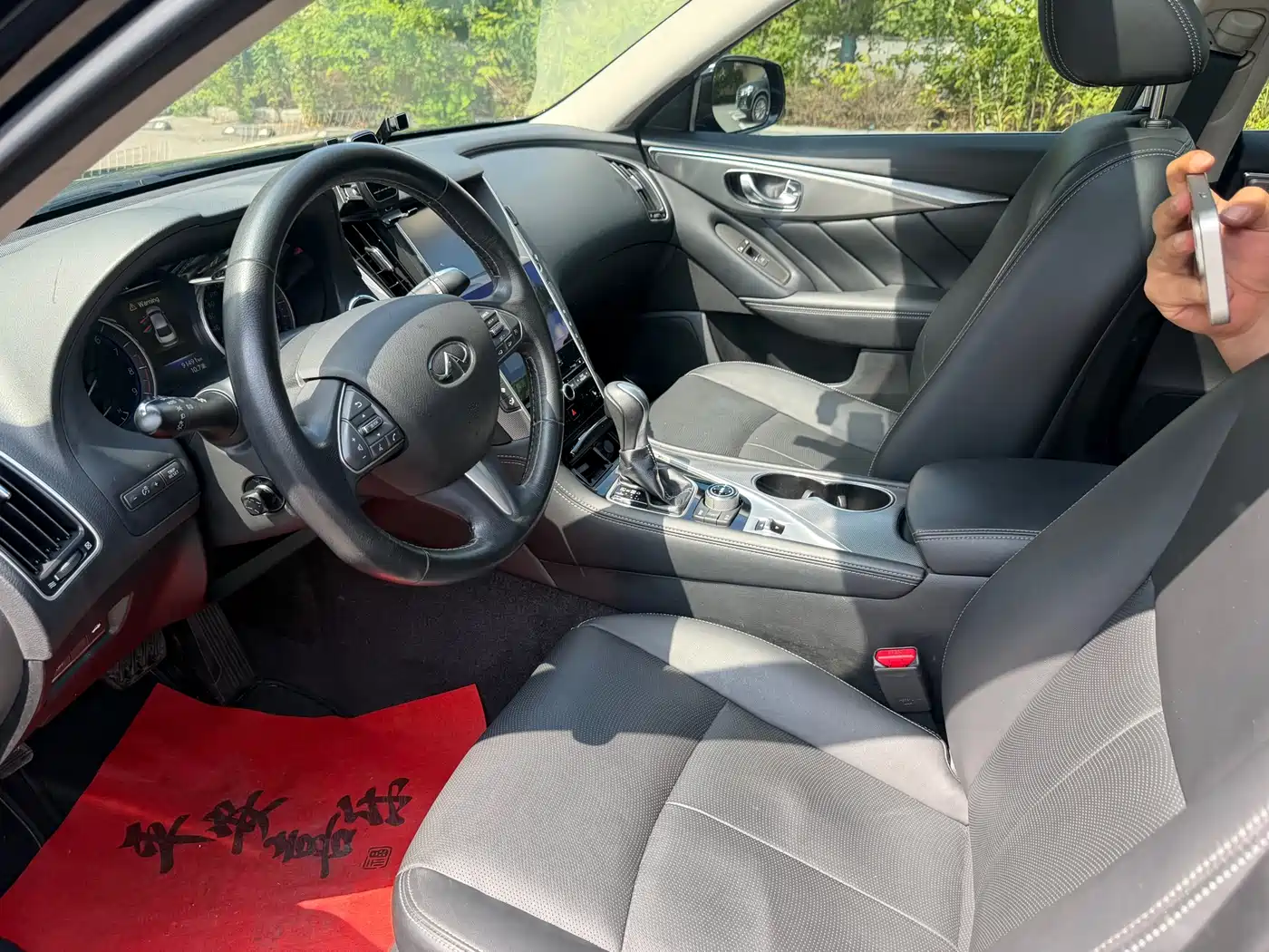 Infiniti Q50 2014 3.7L Comfort Edition фото 8