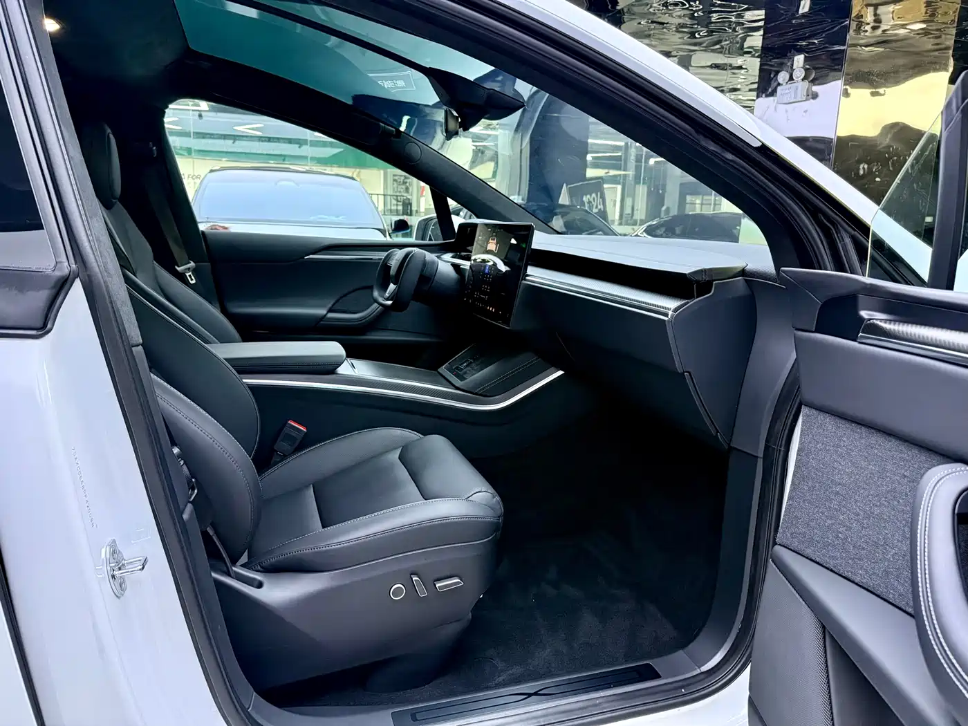 Tesla Model X 2023 Tri-motor AWD Plaid фото 13