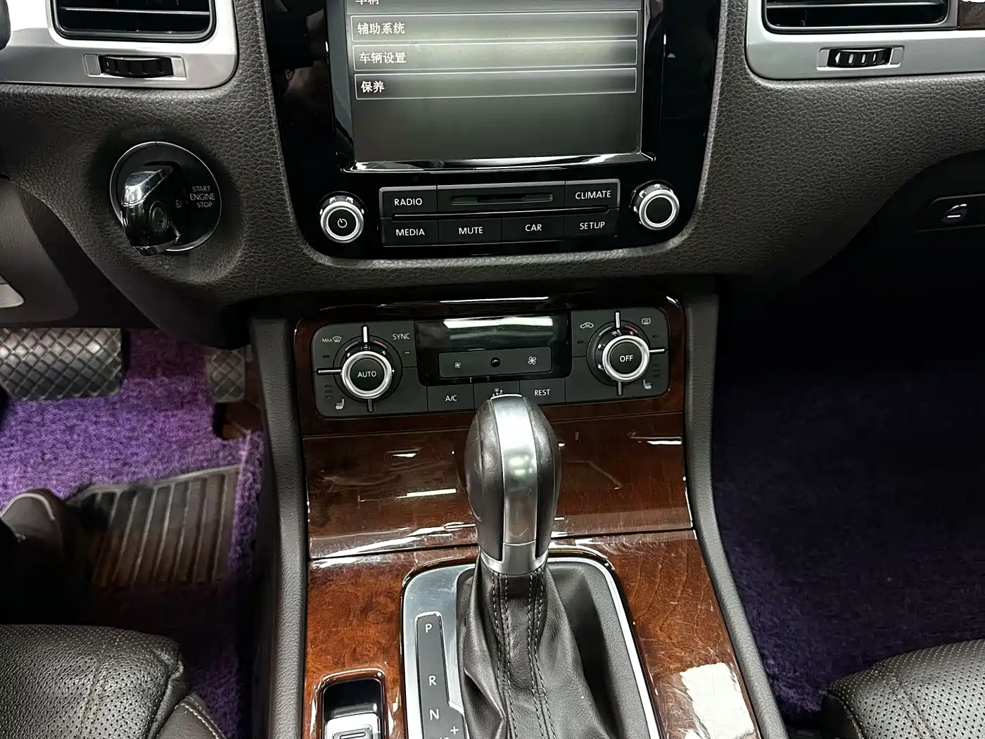 Volkswagen Touareg 2011 3.0TSI Standard фото 15