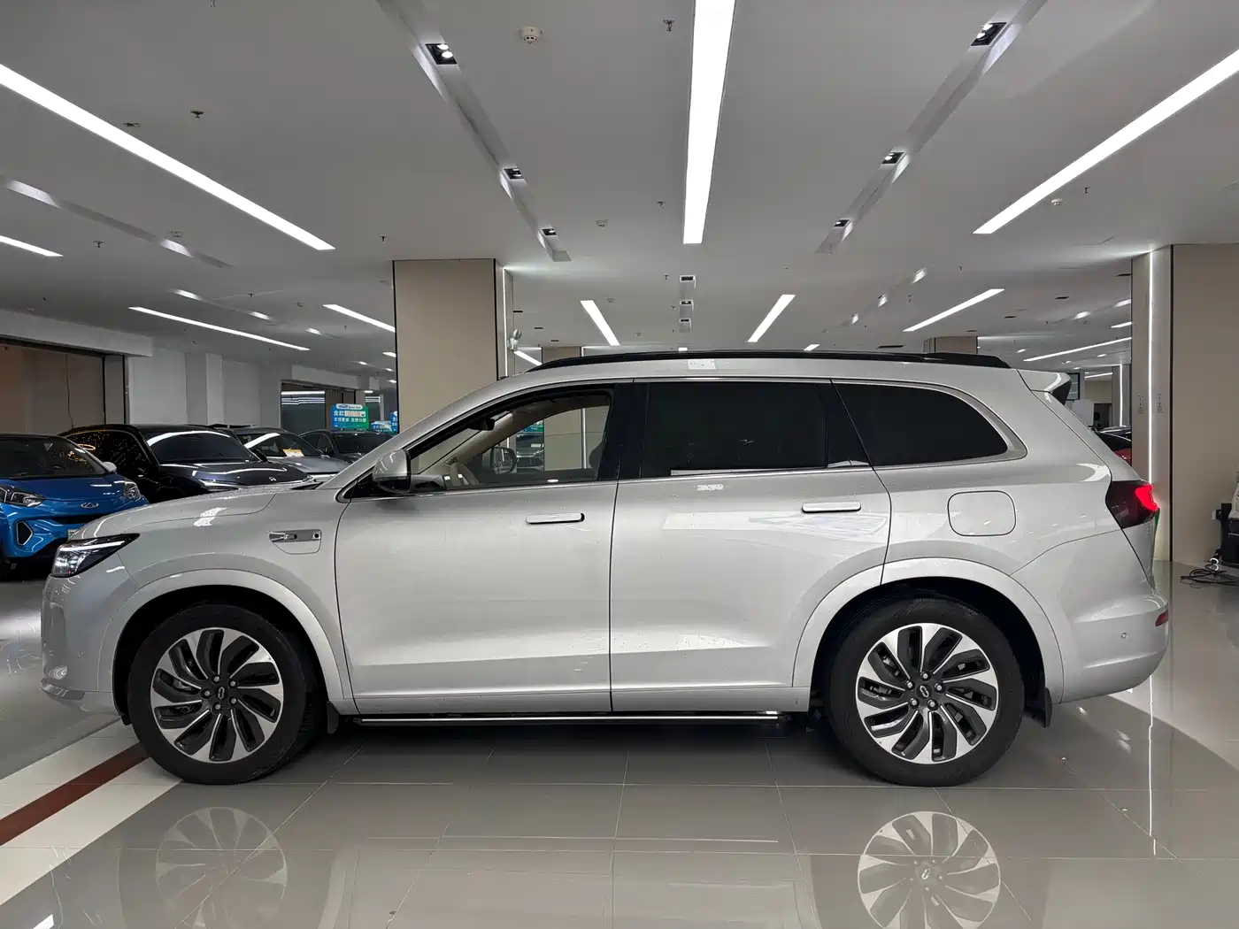 AITO Wenjie AITO M7 2024 1.5T Smart AWD Max Edition 5-Seater фото 10