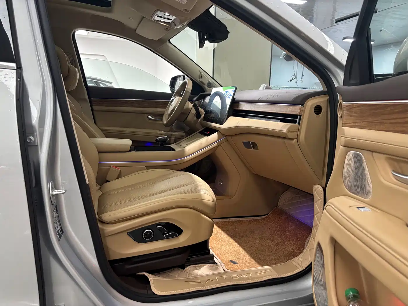 AITO Wenjie AITO M7 2024 1.5T Smart AWD Max Edition 5-Seater фото 15