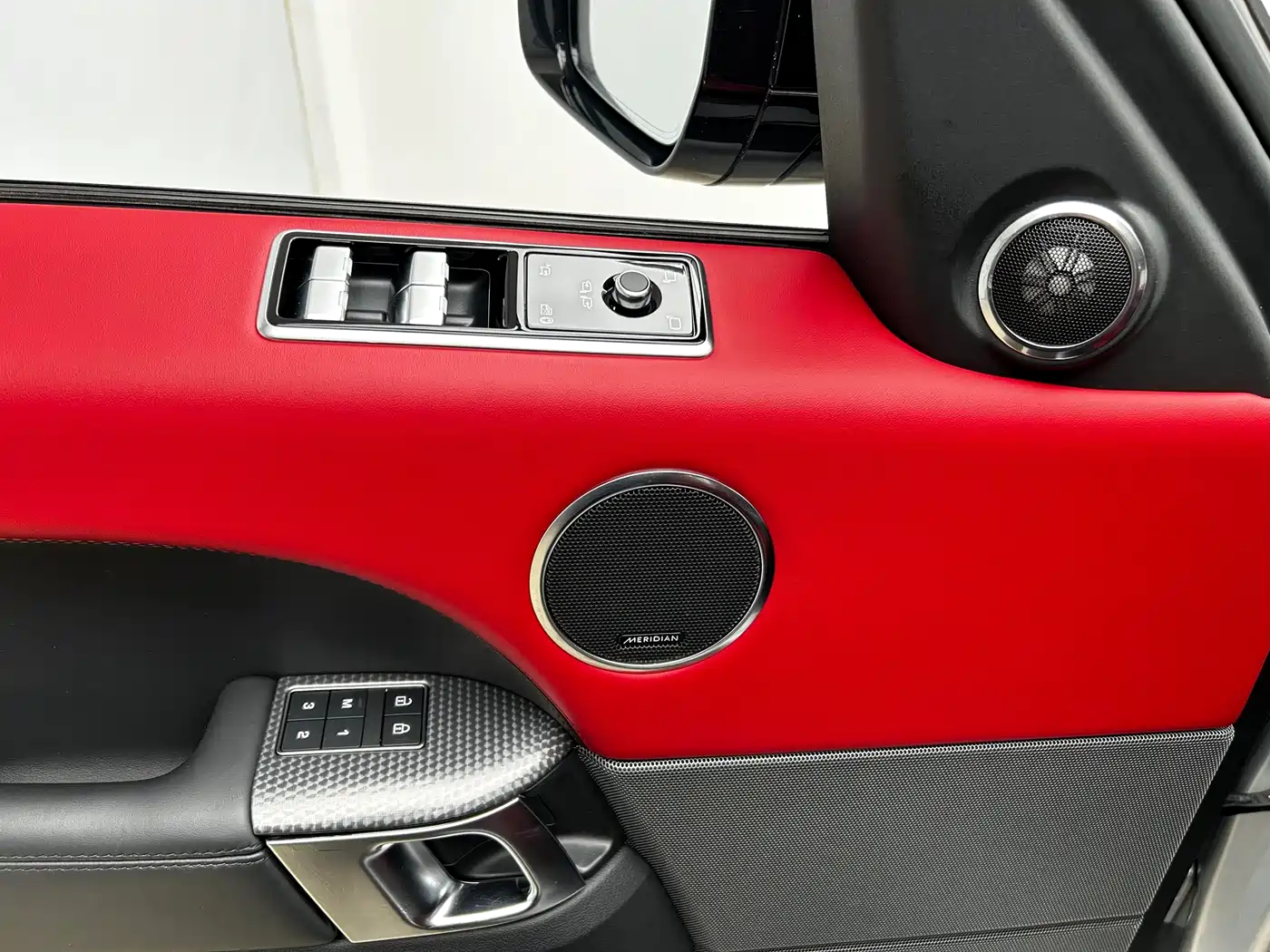 Land Rover Range Rover Sport 2021 3.0 L6 Gloss Black Edition фото 5