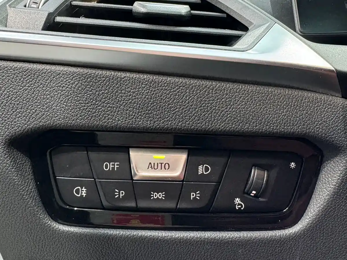 BMW 3 Series 2023 320Li M Sport Package фото 13