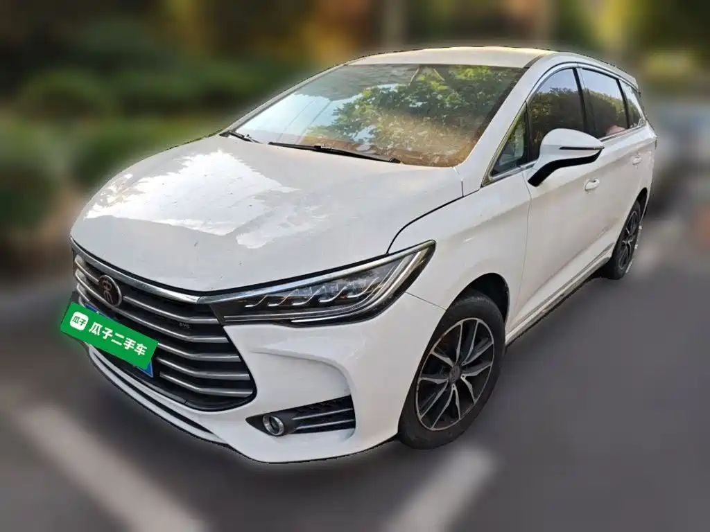 Фото 2 - BYD Song MAX
