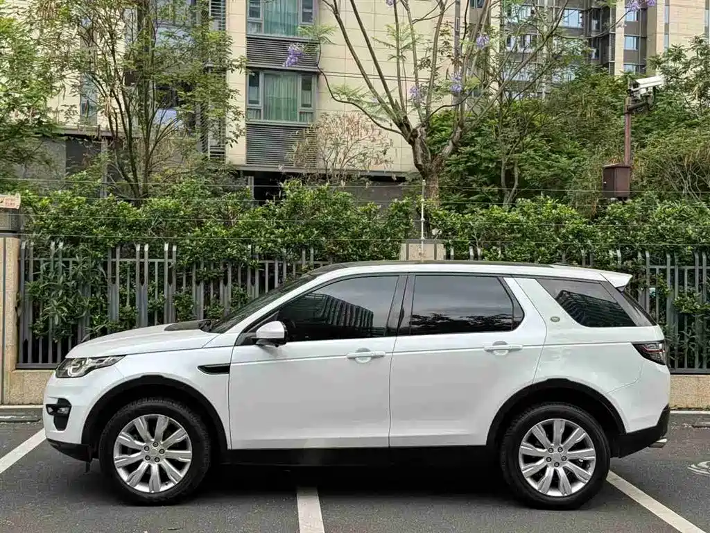 Land Rover Discovery Sport (Import) 2015 2.0T SE фото 2