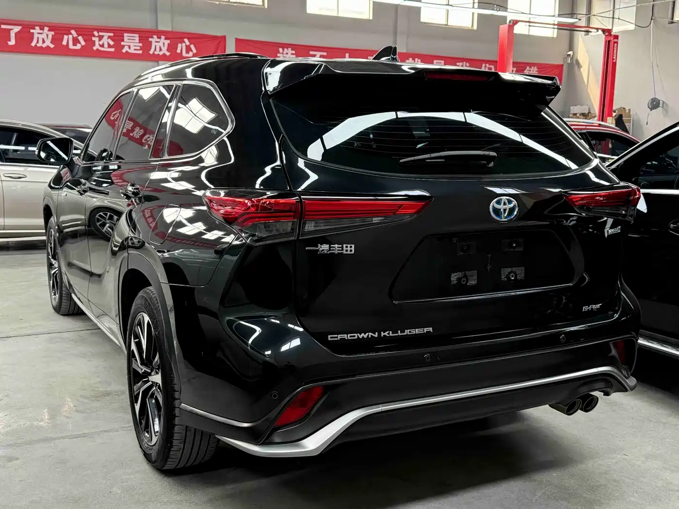 Toyota Crown Kluger 2022 2.5L HEV 4WD Luxury Edition фото 6