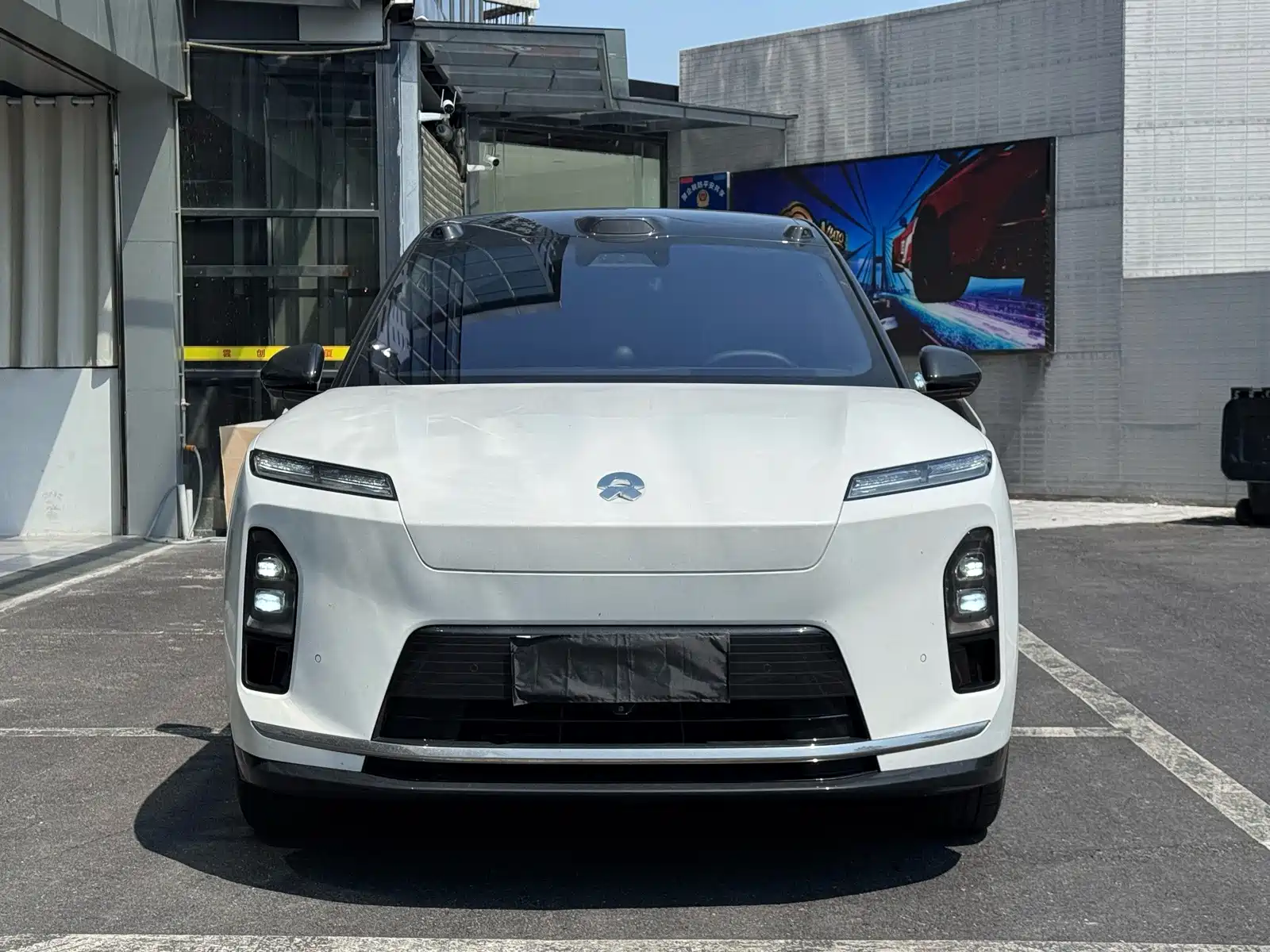 Фото 3 - NIO ES8