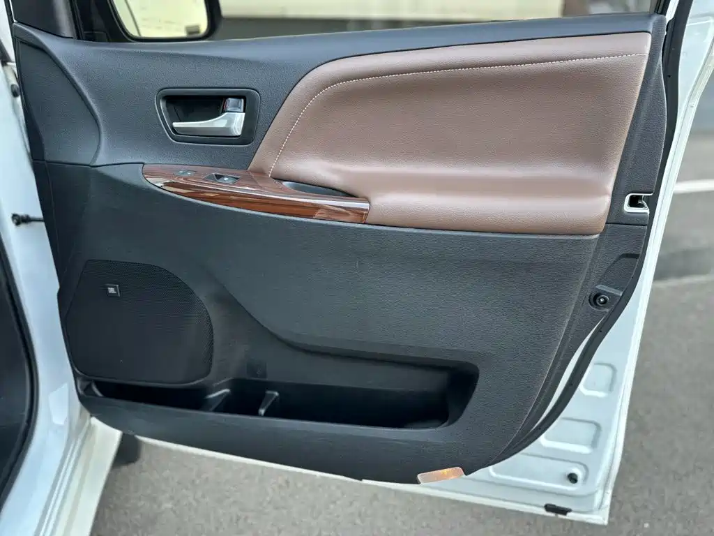 Toyota Sienna 2017 2016 3.5L 4WD LIMITED