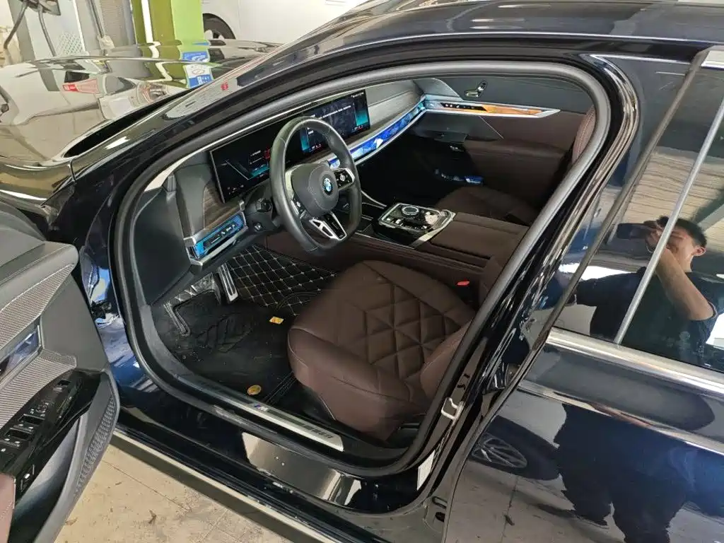 BMW 7 Series 2026 2023 Model 735Li M Sport Package