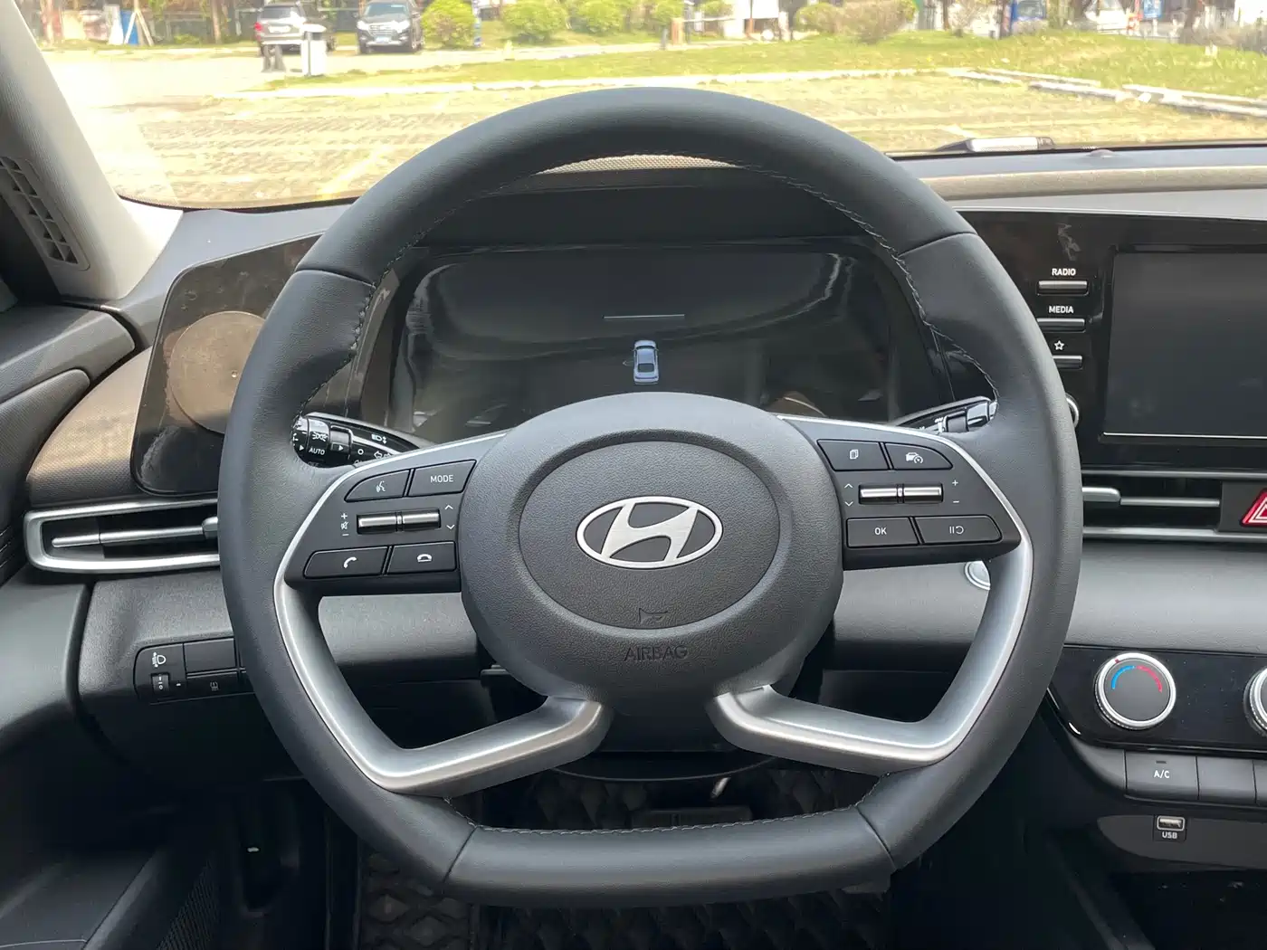 Hyundai Elantra 2023 1.5L CVT GLX Elite Edition фото 21