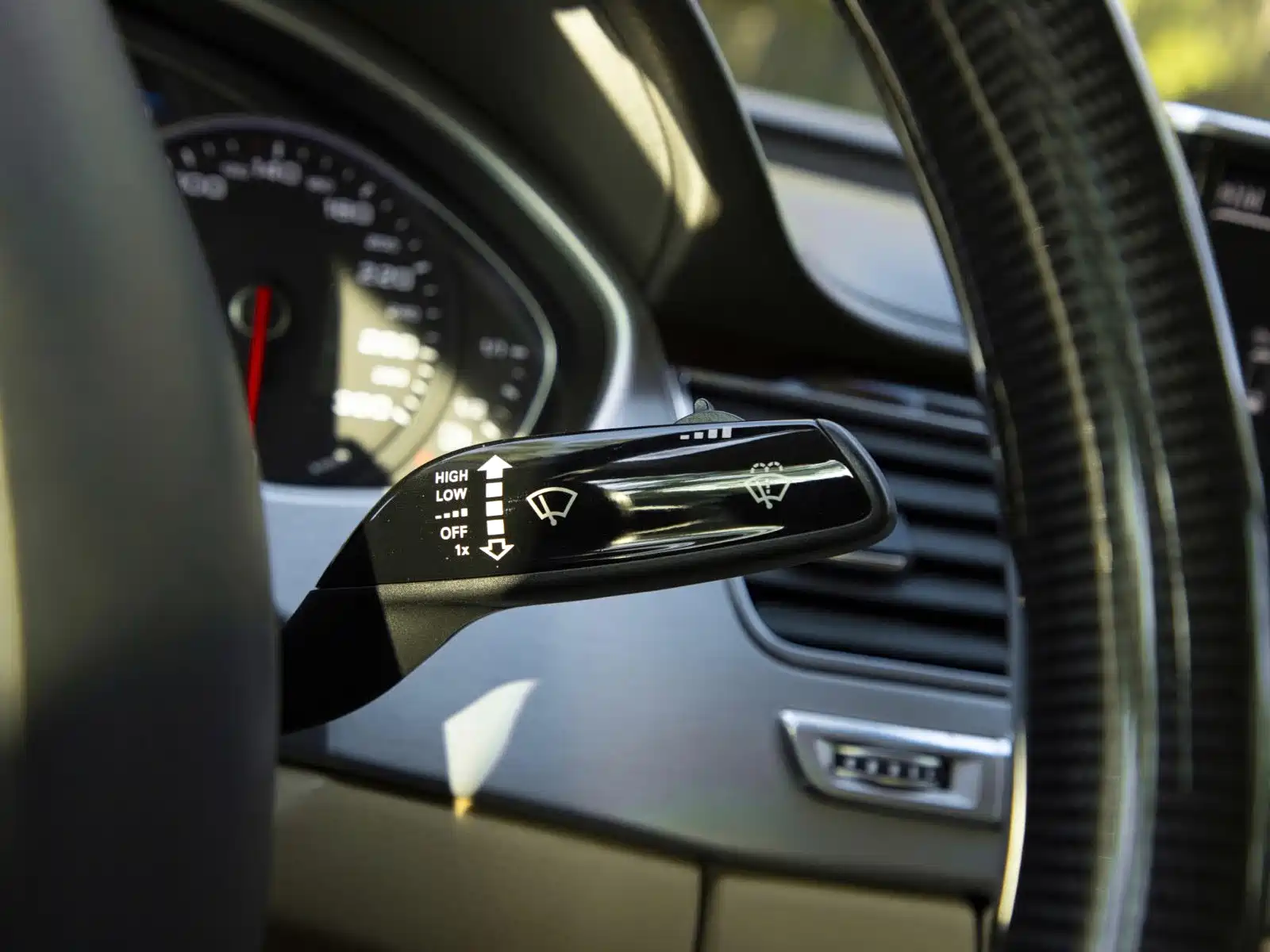 Photo 18 - Audi A8