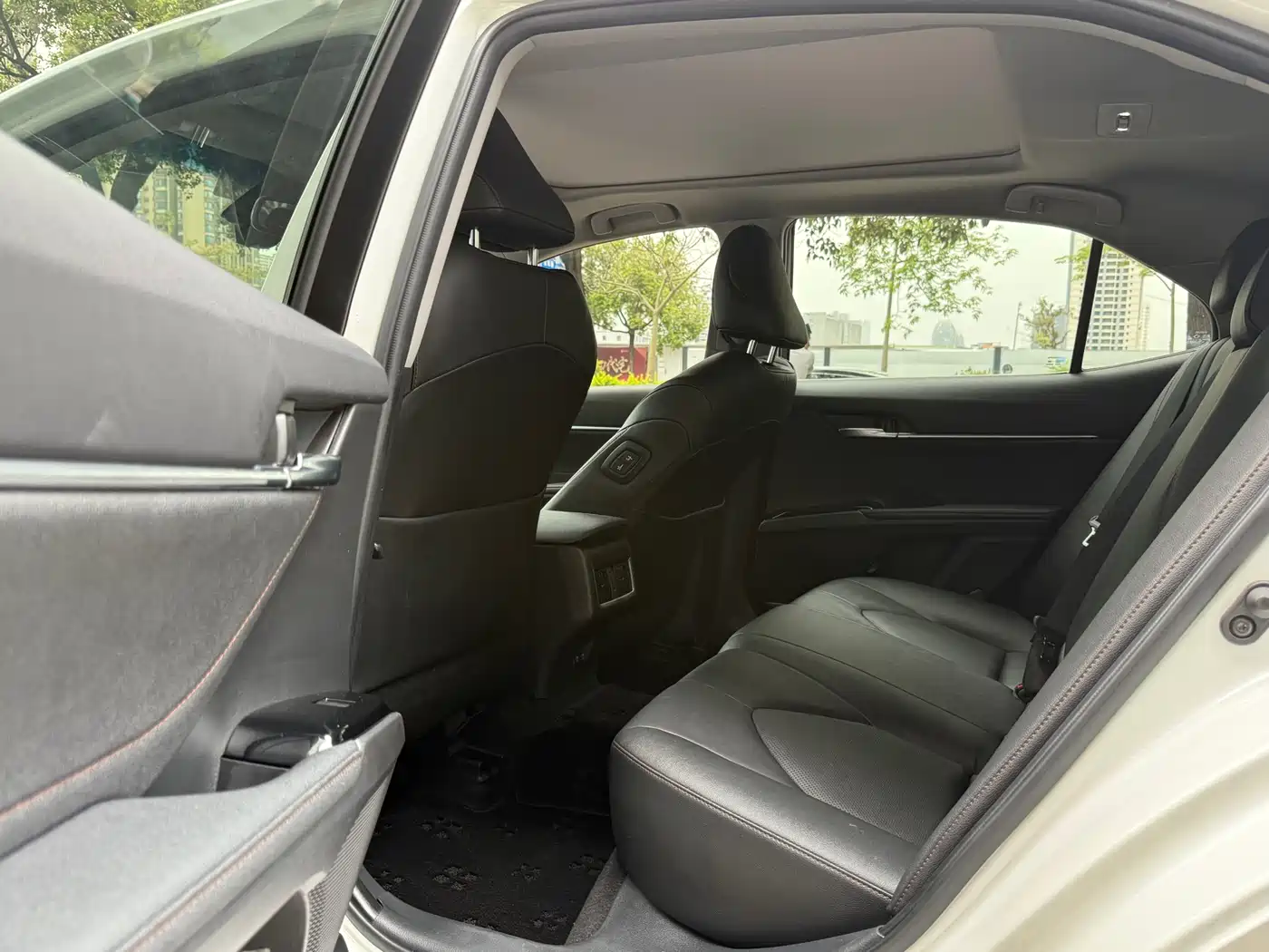 Toyota Camry 2021 2.5G Luxury Edition фото 9