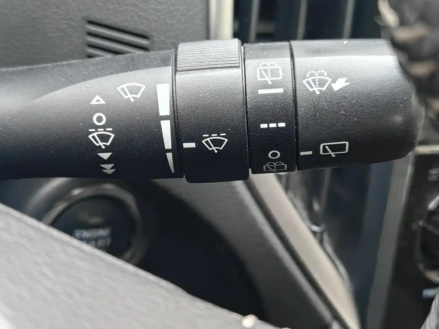 Subaru Forester 2022 2.0i AWD Luxury Edition with EyeSight фото 29
