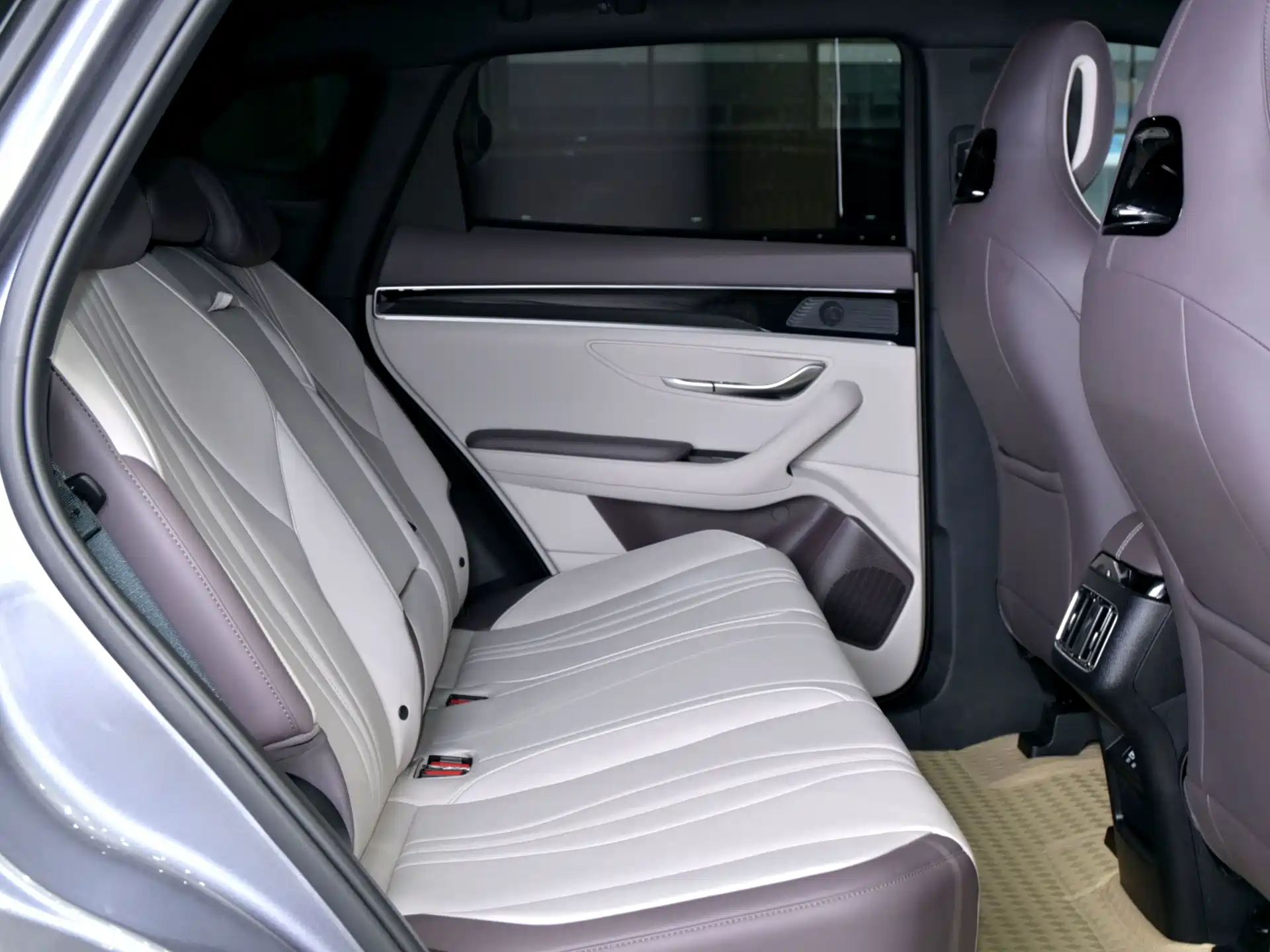 Photo 13 - BYD Song PLUS PHEV