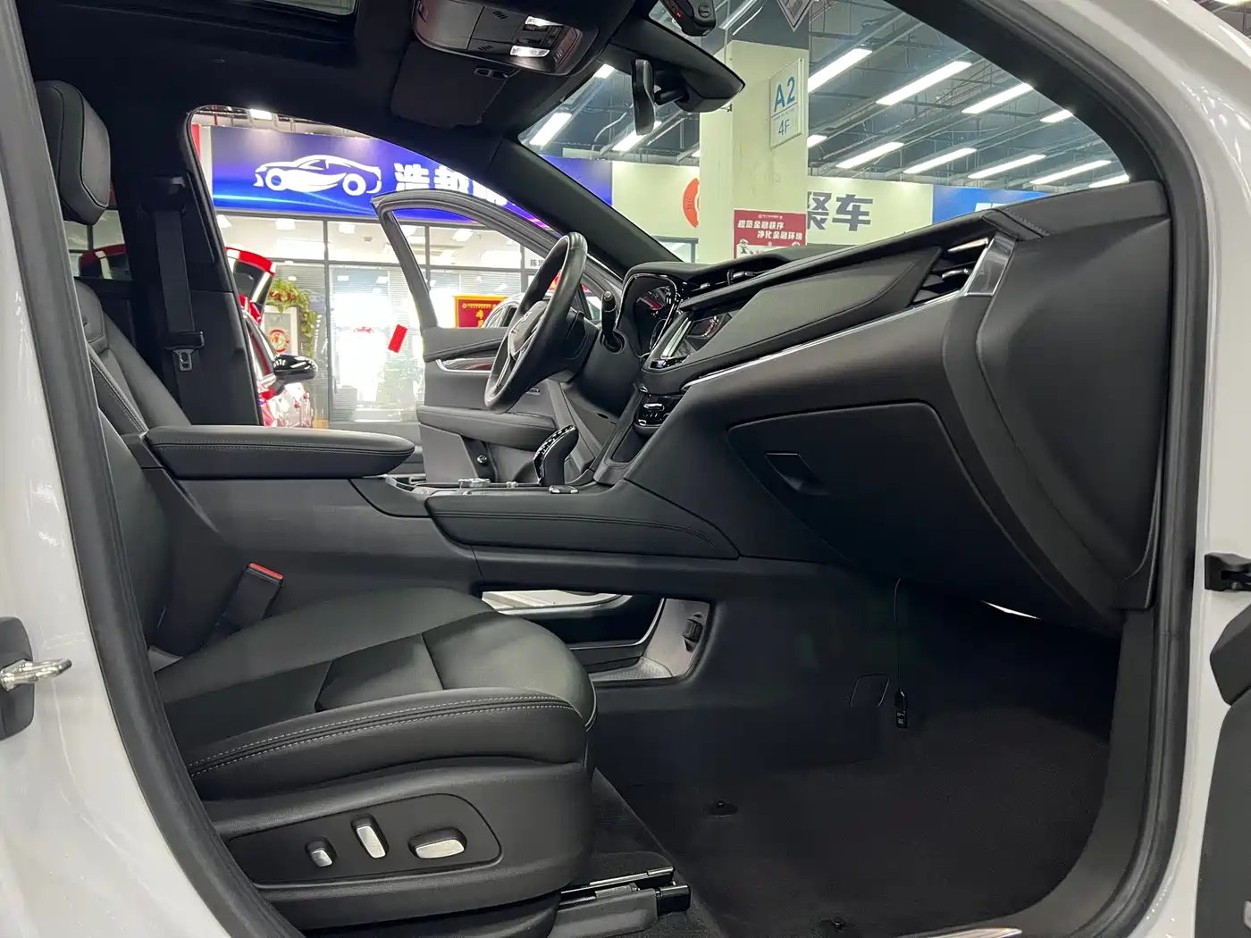 Cadillac XT5 2022 2.0T 2WD Luxury фото 35