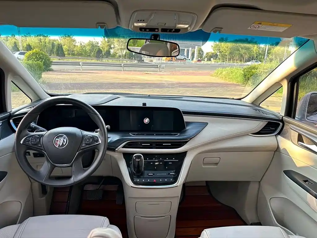 Фото 9 - Buick GL8