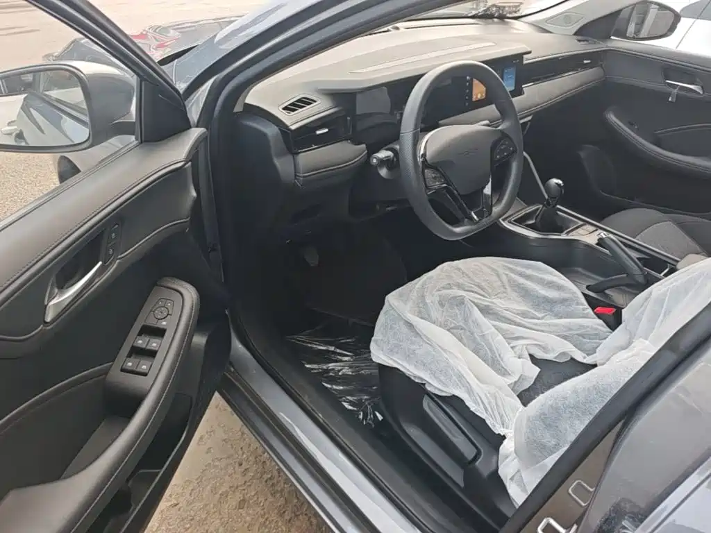 Roewe i5 2026 2023 1.5L Manual Comfort Edition