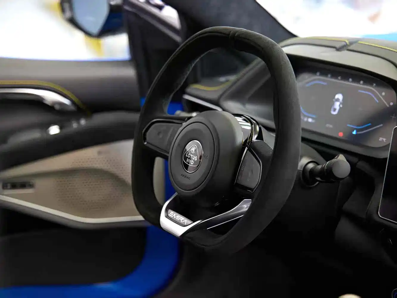 Lotus Cars EMIRA 2021 2.0T DCT First Edition фото 11