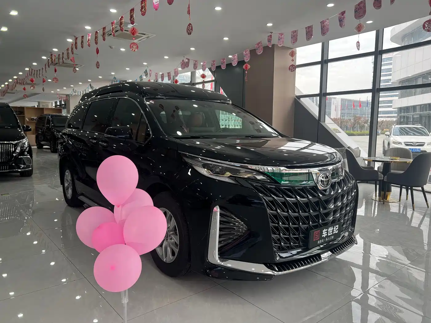 Toyota Granvia 2024 2.5L Hybrid Comfort фото 3
