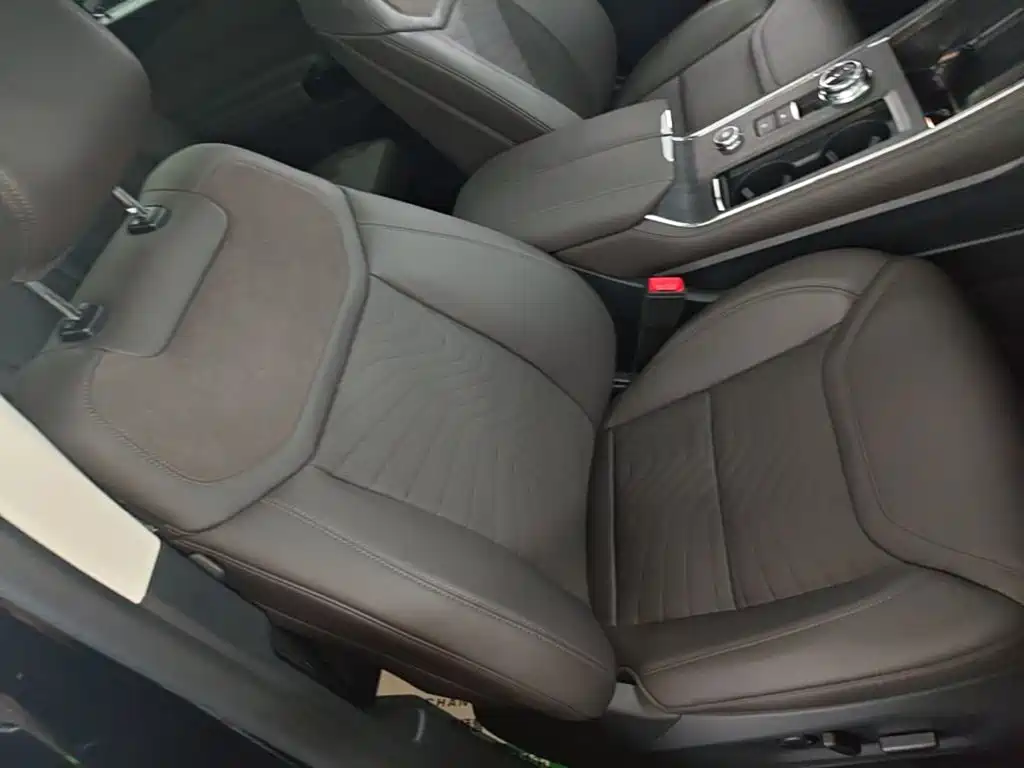 Ford Explorer 2025 2024 2.3T EcoBoost AWD Titanium Edition 7-Seater