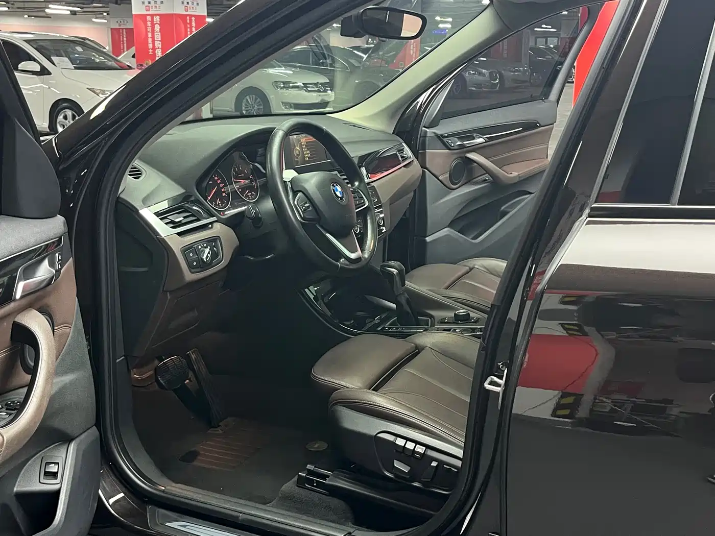 BMW X1 2018 sDrive18Li Premium Model фото 14