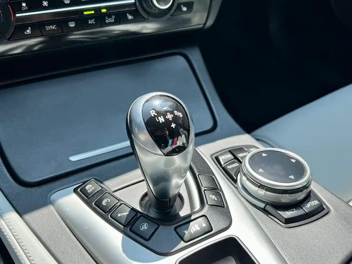 BMW M5 2012 M5 фото 16