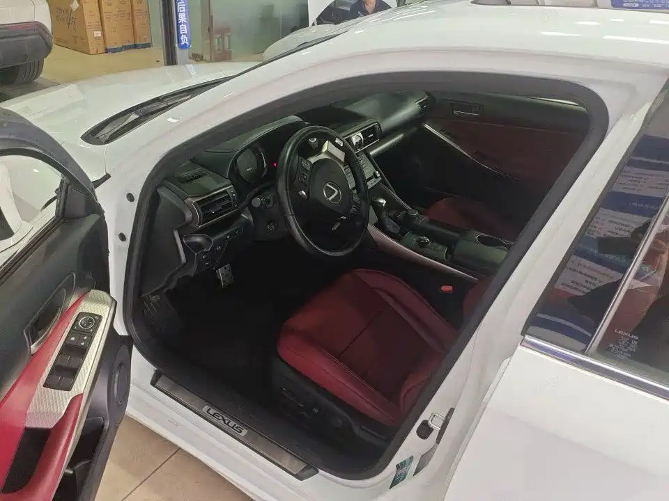 Lexus IS 2019 2017 300 F SPORT