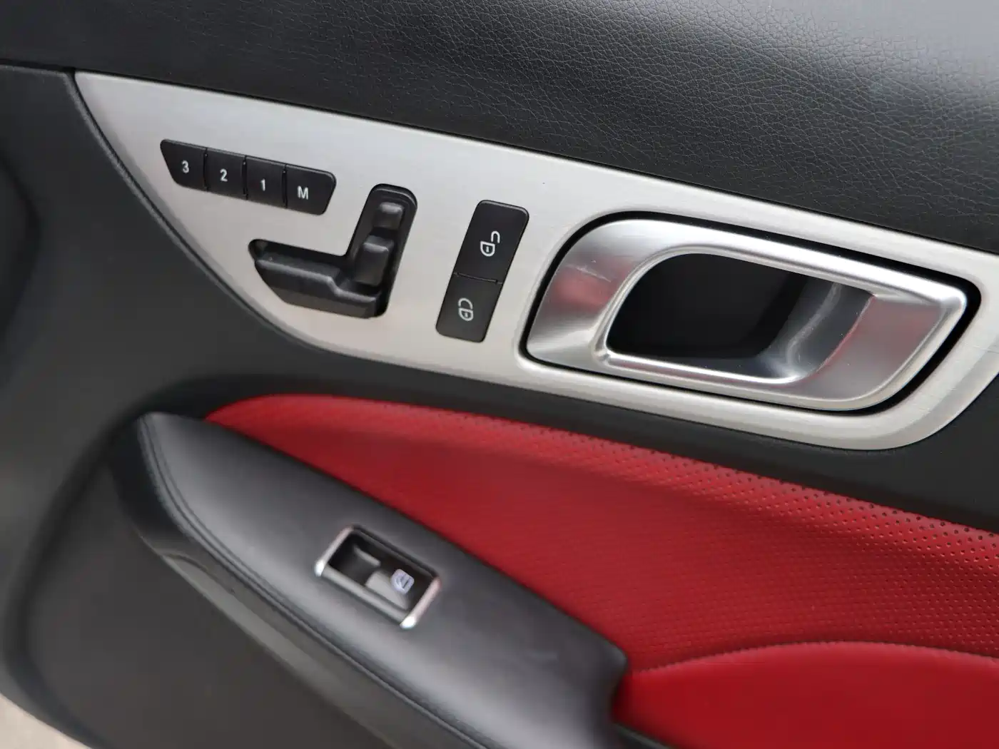 Mercedes-Benz SLK-Class 2011 SLK 200 Fashion фото 12