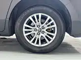 Photo 10 - Toyota Sienna