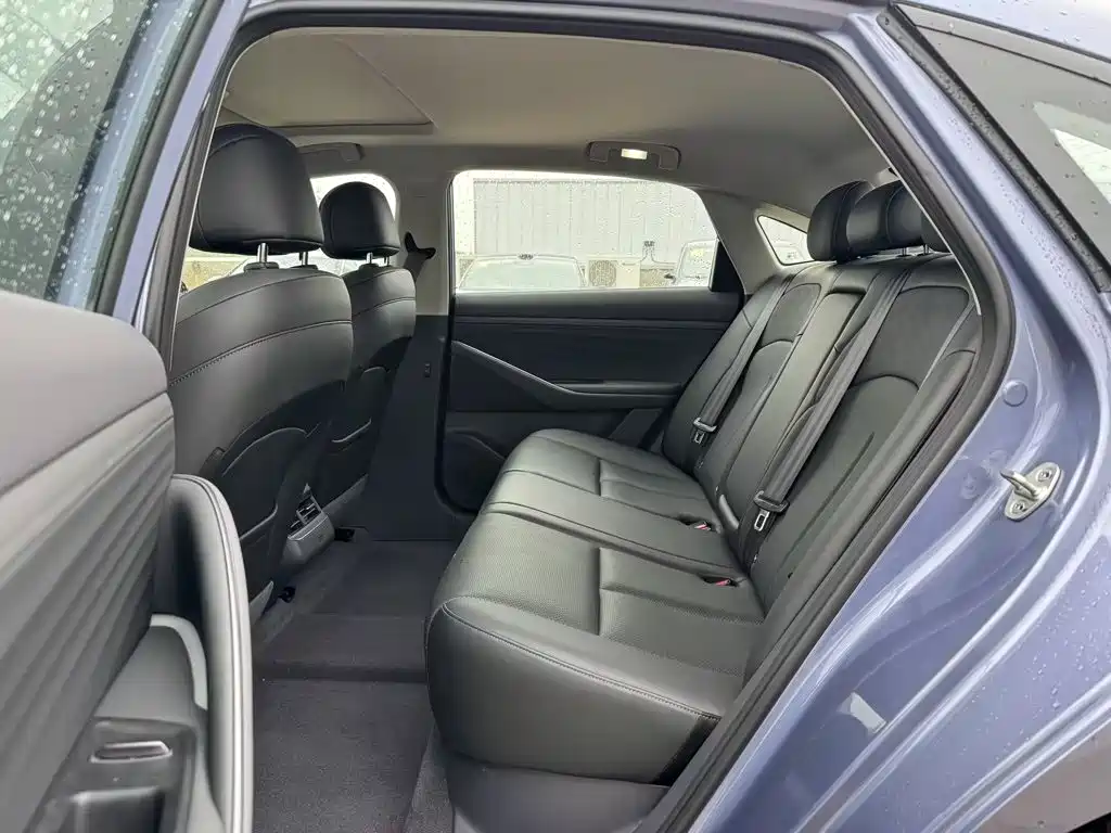 Nissan N6 2025 2025 Mid Configuration